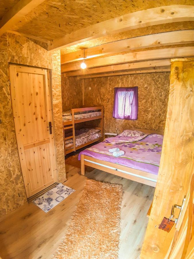 מלון טיינטישטה Camp Sutjeska מראה חיצוני תמונה