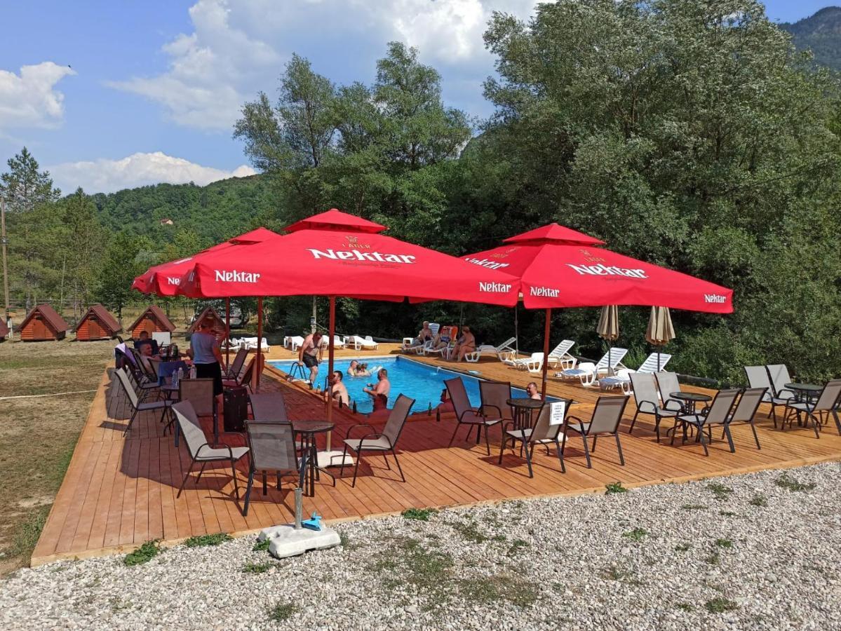 מלון טיינטישטה Camp Sutjeska מראה חיצוני תמונה