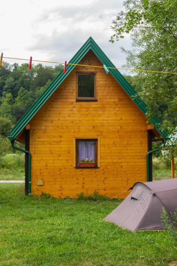 מלון טיינטישטה Camp Sutjeska מראה חיצוני תמונה